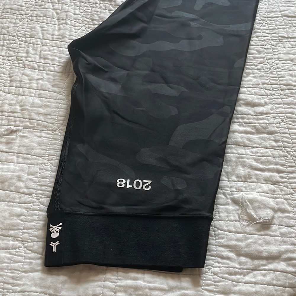 UltraCor Soulcycle collab ltd run Leggings Womens Medium Camo Legend Activewear